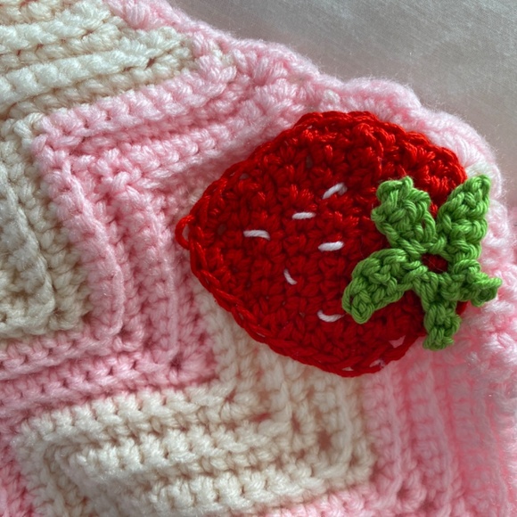 Pink & White Crochet Baby Blanket - Like New Condition - Picture 4 of 6